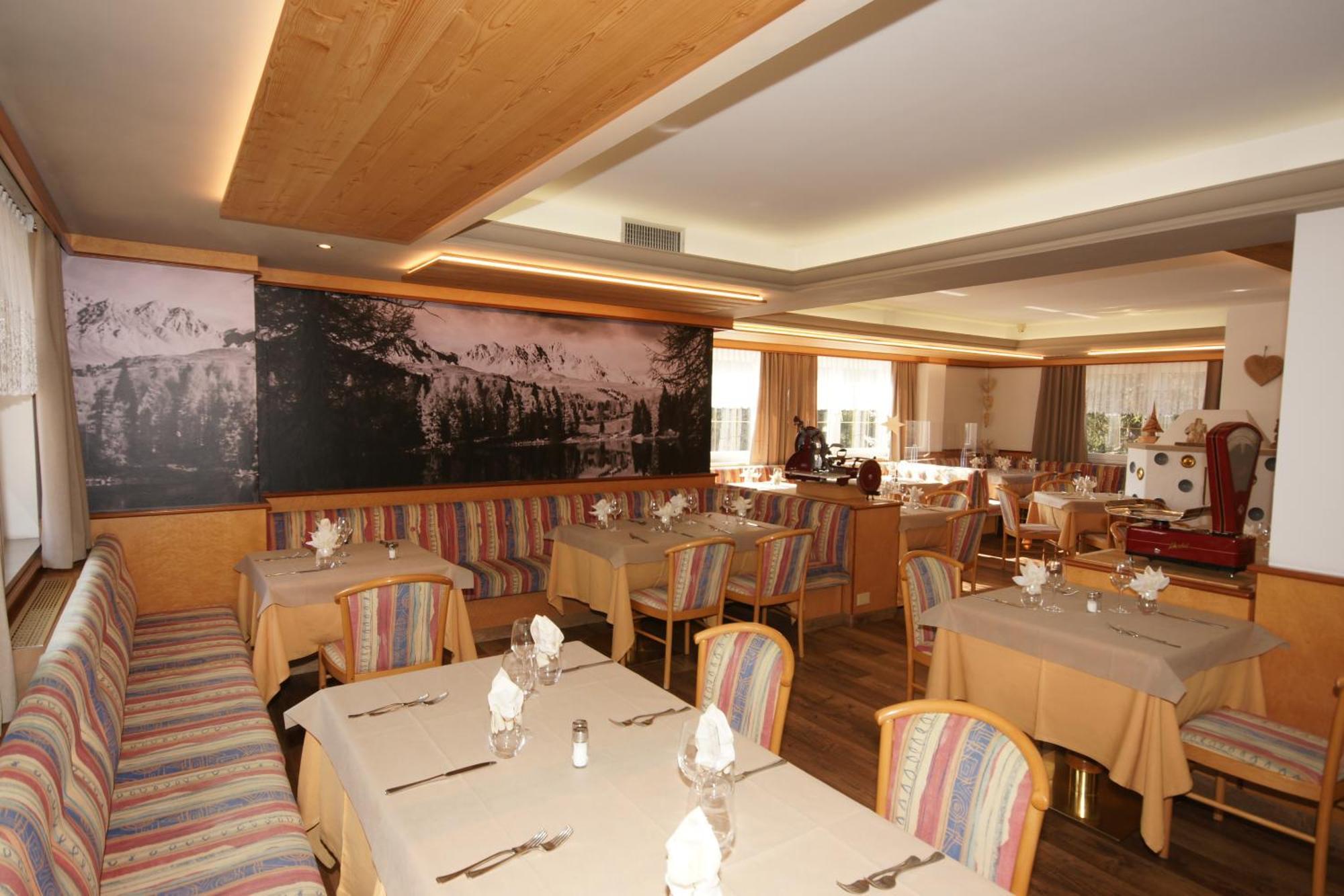 Hotel Vallechiara Moena Luaran gambar